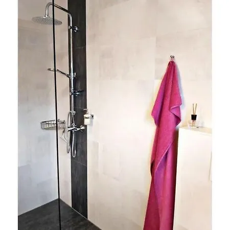 Pleasant In Apartment *